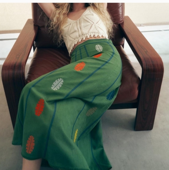 Zara Dresses & Skirts - Zara Green Midi Skirt with Multicolor Leaf Motifs